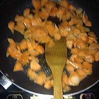 胡萝卜炒煮鸡蛋的做法图解7