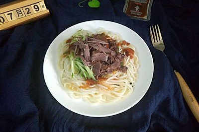 肉丝凉面