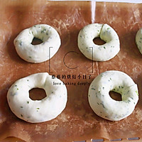 #奶香四溢 暖锅佳味#香菜培根芝士贝果的做法图解11