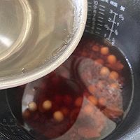 #太太乐鲜鸡汁玩转健康快手菜#软糯补血芡实粥的做法图解3