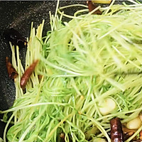 #米饭最强CP#炝炒豆苗的做法图解6