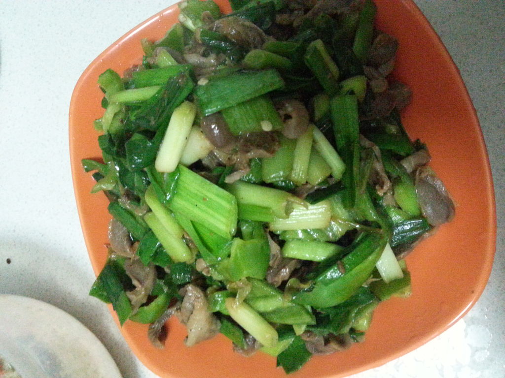 Fried chicken gizzards with garlic