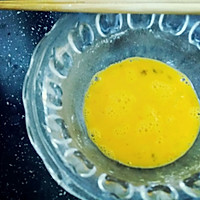 鸡蛋枸杞白面汤的做法图解2