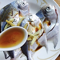 #快手又营养，我家的冬日必备菜品#椒盐鲳鱼的做法图解8