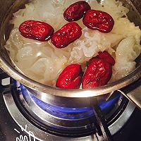 银耳红枣枸杞羹「吃它」的做法图解2