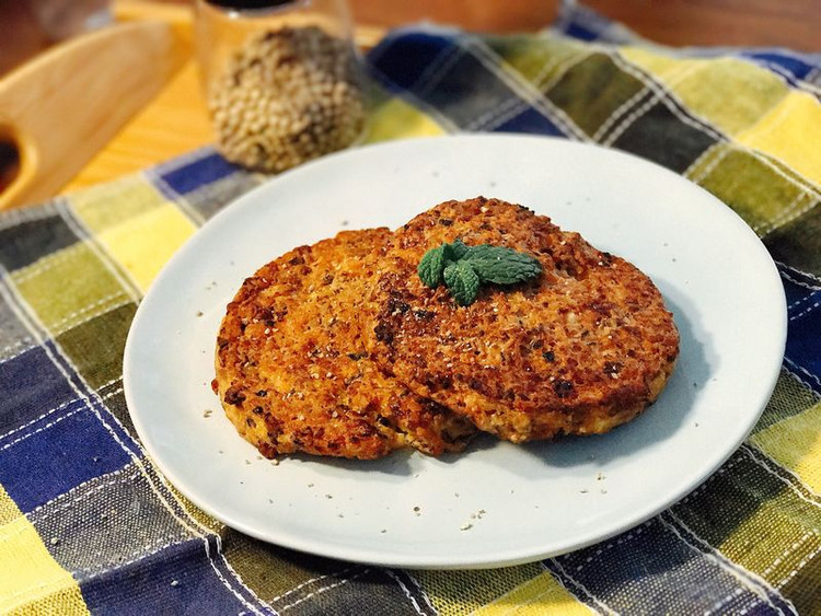【增肌福利】香菇三文魚肉餅的做法
