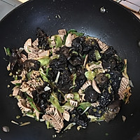 木耳黄瓜炒腰花的做法图解4
