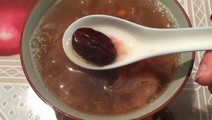 红枣银耳百合莲子汤