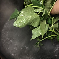 凉拌红苕叶的做法图解2