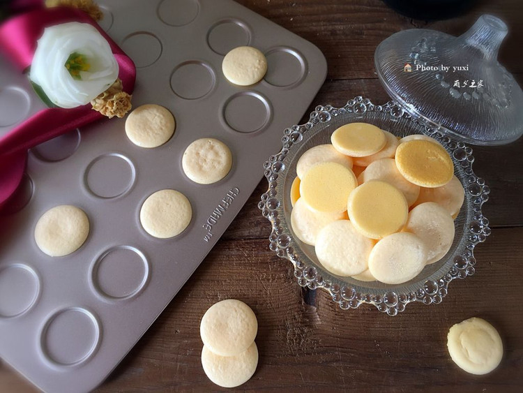 无添加的酥松入口即化的蛋黄小饼的做法