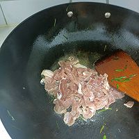 #夏日餐桌降温企划#香菇炒肉的做法图解3