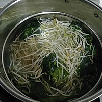 绿豆芽拌芹菜叶的做法图解3