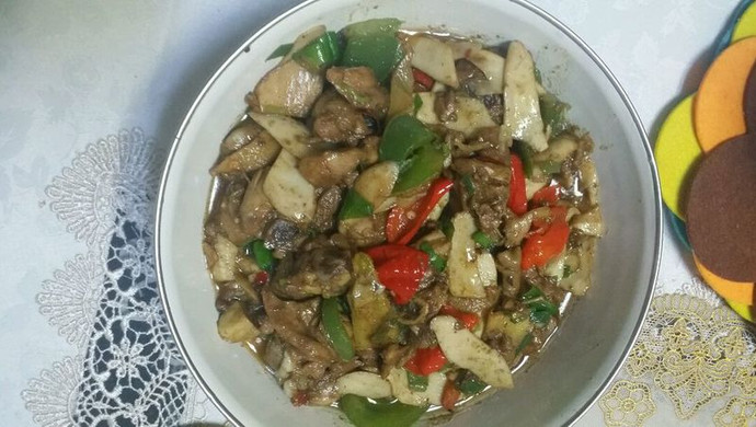蘑菇炒鸡块