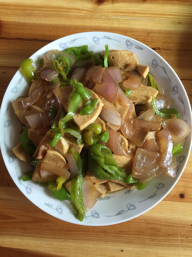 青椒洋葱炒素鸡的做法