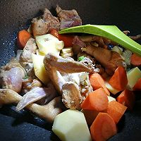 小鸡炖胡萝卜土豆的做法图解4