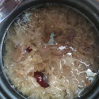 银耳红枣莲子汤的做法图解2