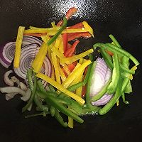 不想吃饭的晚餐 黑椒虾仁炒面的做法图解6
