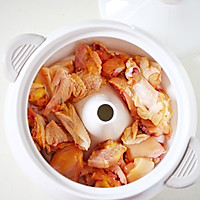 #憋在家里吃什么#杞枣香菇汽锅鸡的做法图解3