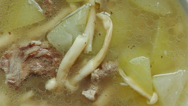 冬瓜白玉菇猪头骨汤的做法