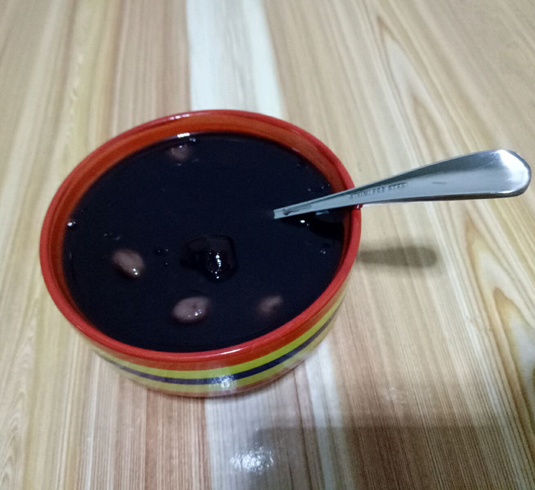 红枣花生紫米粥的做法