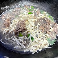#开启冬日滋补新吃法#肥牛粉丝汤的做法图解6