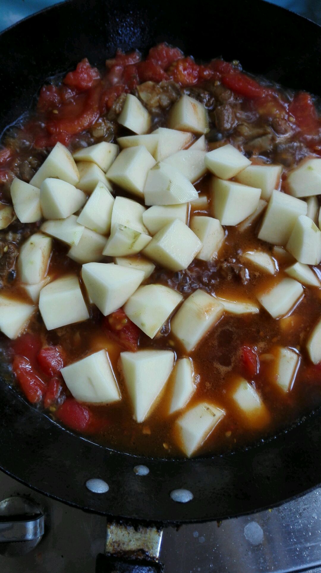 教你一招，西红柿炖牛腩的做法，汤浓味美、酸甜可口，肉鲜味美 - 知乎