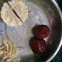 百合玉米猪心汤的做法图解2