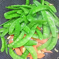 荷兰豆炒胡萝卜的做法图解12