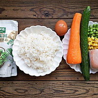送你一份礼物—花样蛋包饭的做法图解1