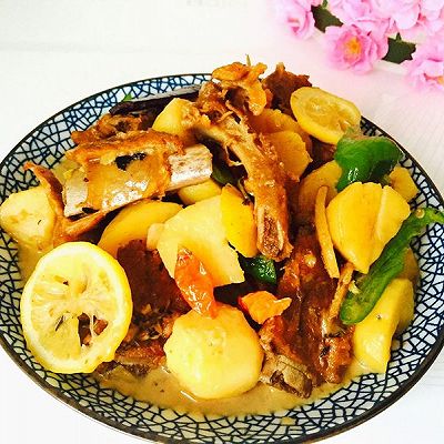 柠茶香一一土豆烧腊排