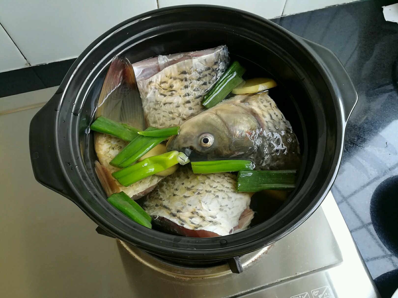 清炖鲤鱼汤怎么做_清炖鲤鱼汤的做法_豆果美食