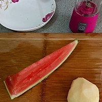 西瓜苹果汁的做法图解1