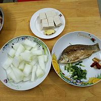 冬瓜侧鱼豆腐汤(冬瓜虽便宜，功效确不少)的做法图解2