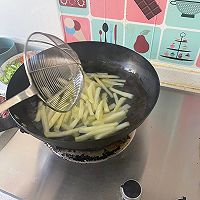 炸薯条的做法图解1
