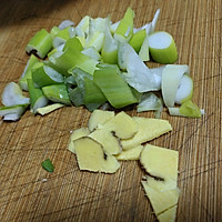 #开启冬日滋补新吃法#冻豆腐五花肉炖白菜，就是这个味儿的做法图解4