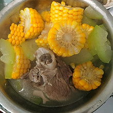 玉米冬瓜骨头汤