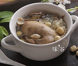 白莲茶树菇鸽子汤 | 味谷的做法