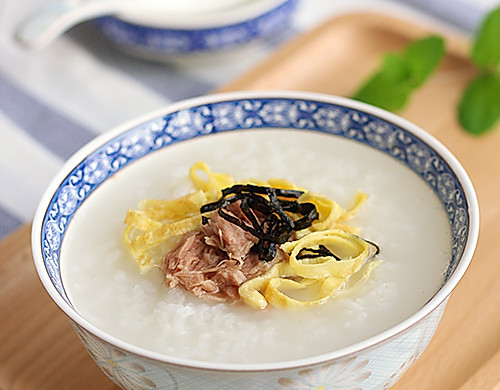 金枪鱼紫菜蛋丝粥