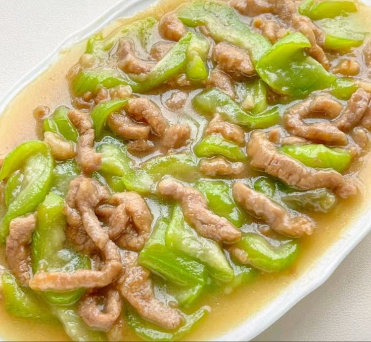 鸡丝儿炒丝瓜的做法