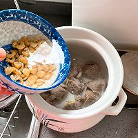 鲜甜美味红菇排骨汤的做法图解5