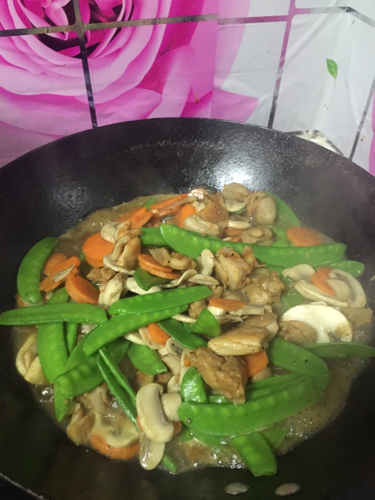 黑椒奥尔良鸡腿肉炒时蔬的做法图解7