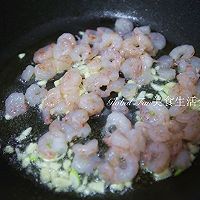 营养健康低脂的快手美食 | 爽口虾仁#解腻开胃就吃它#的做法图解3