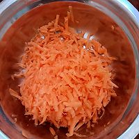 胡萝卜香菇虾皮包子的做法图解9