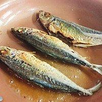 #精品菜谱挑战赛#香煎鳀鱼的做法图解9