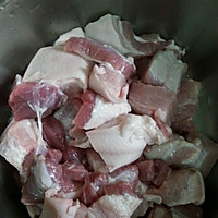 东北风味猪肉炖土豆（粉条）的做法图解1
