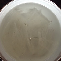 红枣牛奶炖燕窝的做法图解2