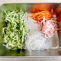蟹柳拌黄瓜的做法图解5