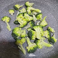 #轻食季怎么吃#清炒西兰花的做法图解2