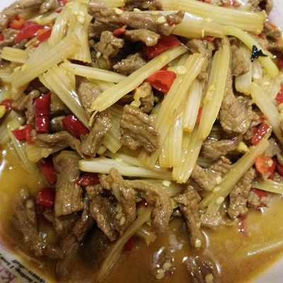芹菜炒牛肉
