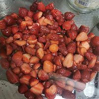 酸甜可口的草莓酱☺️的做法图解2